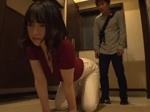 Nện đỏ hai mép lồn cô gái bán dâm xăm trổ